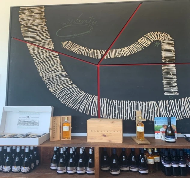 Bottiglie di vino Barberani Cantina
